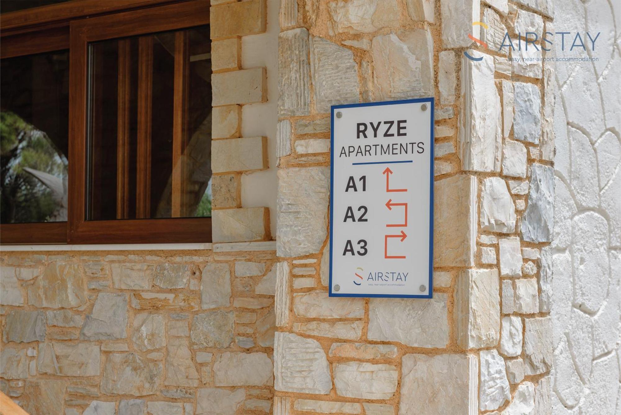 Ryze Apartments Airport By Airstay Artemida  Esterno foto