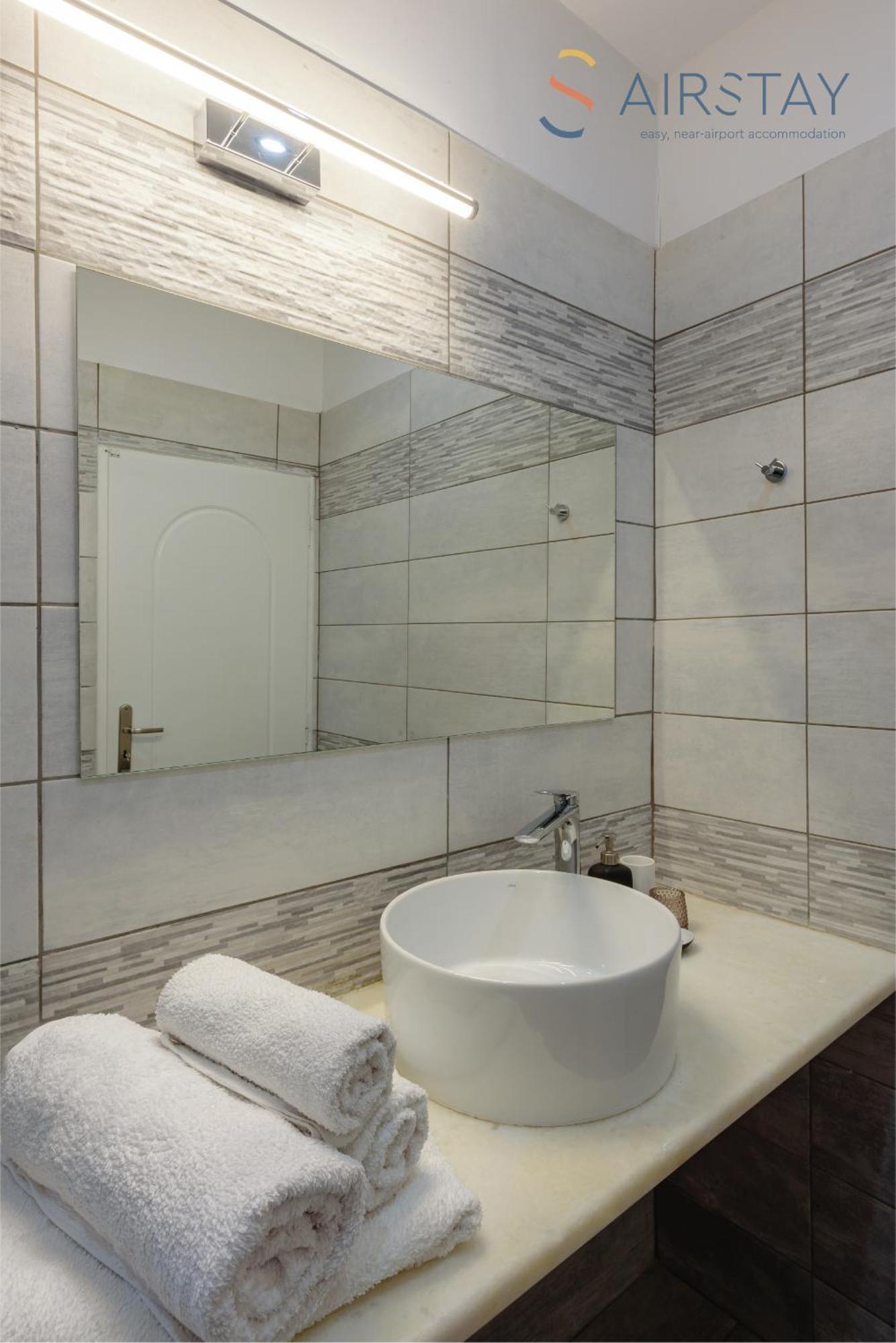 Ryze Apartments Airport By Airstay Artemida  Esterno foto